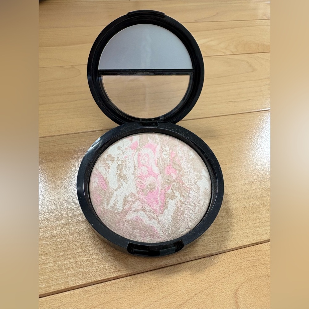 LAST CHANCE Laura Geller Baked Balance-n-Brighten Color - Picture 2 of 6